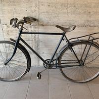 Bicicletta d’epoca faro a petrolio
