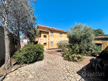 Pula - Ampia villa indipendente con giardino