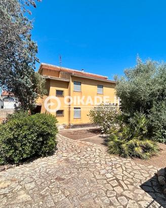 Pula - Ampia villa indipendente con giardino