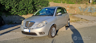 Lancia y 1.2 8v 69 cv 2007