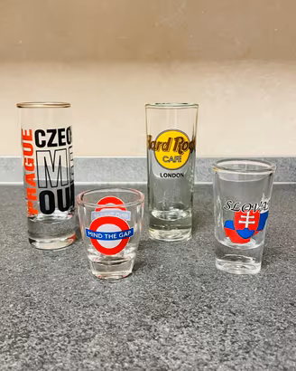 Souvenir da collezione 4 bicchierini shot nuovi