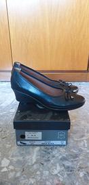 Mocassino in pelle con zeppa