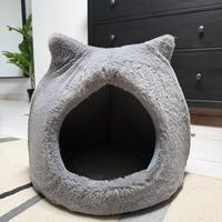 Tana gatto con orecchie