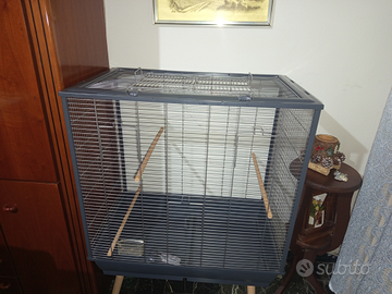 Gabbia , voliera per uccelli