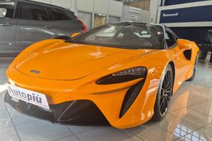 MCLAREN Artura Artura