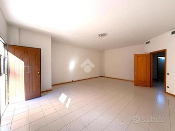 4 LOCALI A ORISTANO