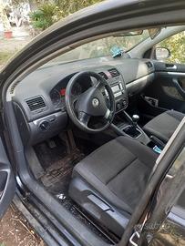 Golf v 1.9 tdi per pezzi di ricambio