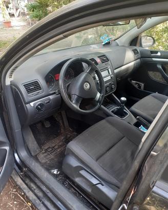 Golf v 1.9 tdi per pezzi di ricambio