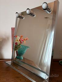 Specchio da bagno con luci