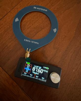 Mini radio portatile multibanda con display Ips