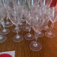 Vintage calici in cristallo e vassoi in acciaio