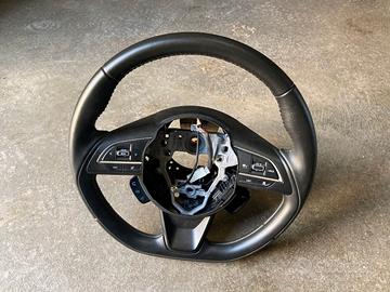 Volante in pelle Suzuki Swift Hybrid del 2023