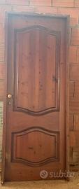 Portoncino caposcalain legno massello