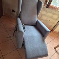 poltrona con movimento elettrico 