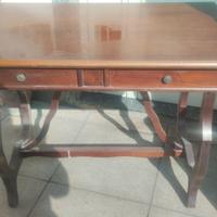 tavolo scrittoio in noce in perfette condizioni 