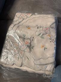 Tovaglia  completa di tovaglioli Nuova