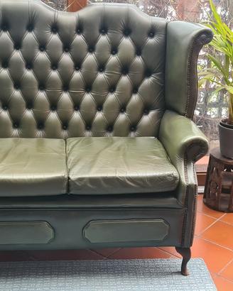 divano 2 posti  tipo chesterfield  colore verde 