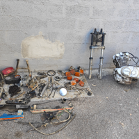 Vari pezzi Suzuki gs 450 del 1981