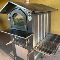 Splendido forno a legna in ghisa