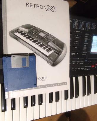 Ketron X1 arranger +custodia