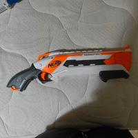 Pistola Nerf roughcut 2x4