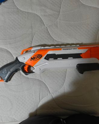 Pistola Nerf roughcut 2x4