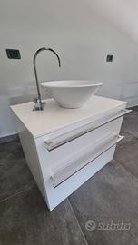 Mobile bagno bianco sospeso con senza lavabo