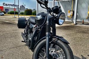 Triumph Bonneville T100 black