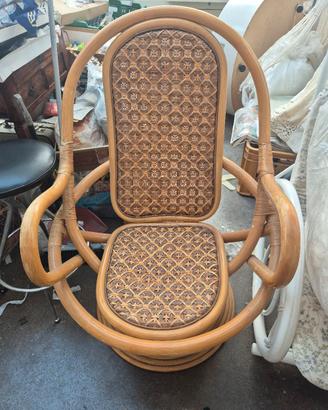 poltrona dondolo rattan