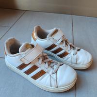 Scarpe Adidas Unisex. Numero 32