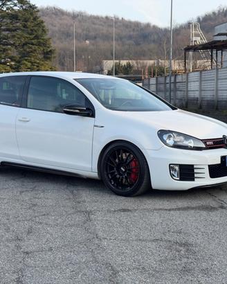 Volkswagen Golf GTI 6 2.0 Tsi DSG