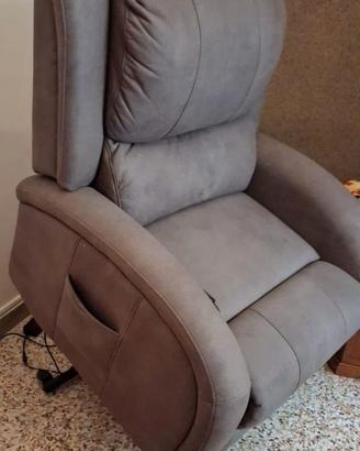 Poltrona Elettrica per Anziani e Disabili