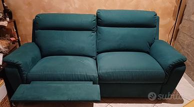 Divano a due posti comodo seminuovo