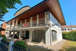 CAVARZERE - PRESTIGIOSA VILLA SINGOLA CON GIARDINO