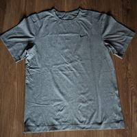T-shirt Nike Grigia
