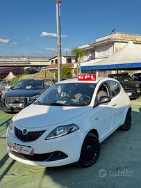 Lancia Ypsilon 1.2 69 CV 5 porte GPL Silver