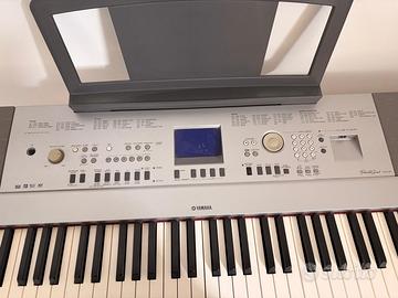 Tastiera Yamaha portablr grand DGX-640