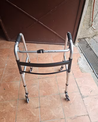 deambulatore per anziani