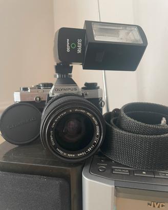 OLYMPUS OM 10 Con 35-70mm 1:4 e Flash