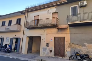 Casa indipendente da ristrutturare -Marcianise