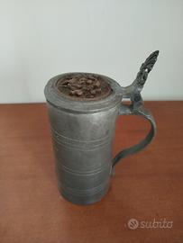 Boccale da birra vintage in peltro con coperchio 