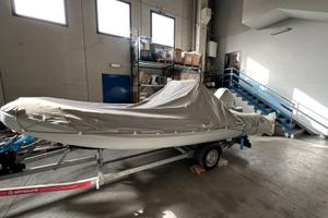 Gommone con Carrello