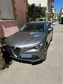 Alfa stelvio sport tech 2.2 160 cv