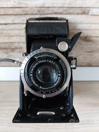 macchina fotografica a soffietto vintage