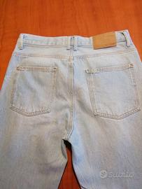 Jeans uomo chiaro modello carrot