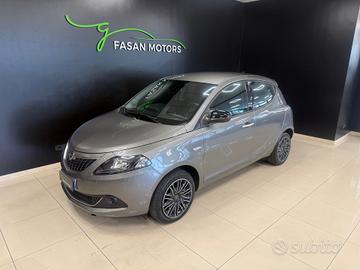 Lancia Ypsilon 1.0 firefly hybrid Silver Plus s&s