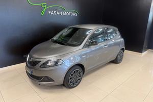 Lancia Ypsilon 1.0 firefly hybrid Silver Plus s&s