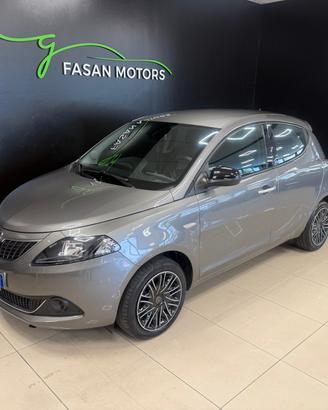 Lancia Ypsilon 1.0 firefly hybrid Silver Plus s&s