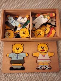 Gioco in legno per vestire due simpatici orsetti