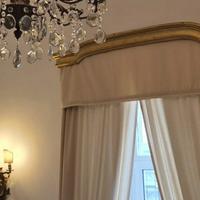 cornici tende dorate